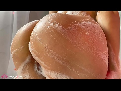 ❤️ La morena es masturba el cony amb un vibrador fins a un orgasme intens a la dutxa ❌ Només porno al porno ca.assistirhentai.ru ☑